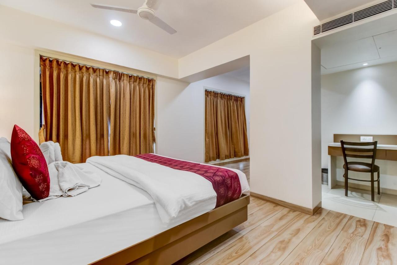 Hotel Grand Mookambika Navi Mumbai Exterior foto