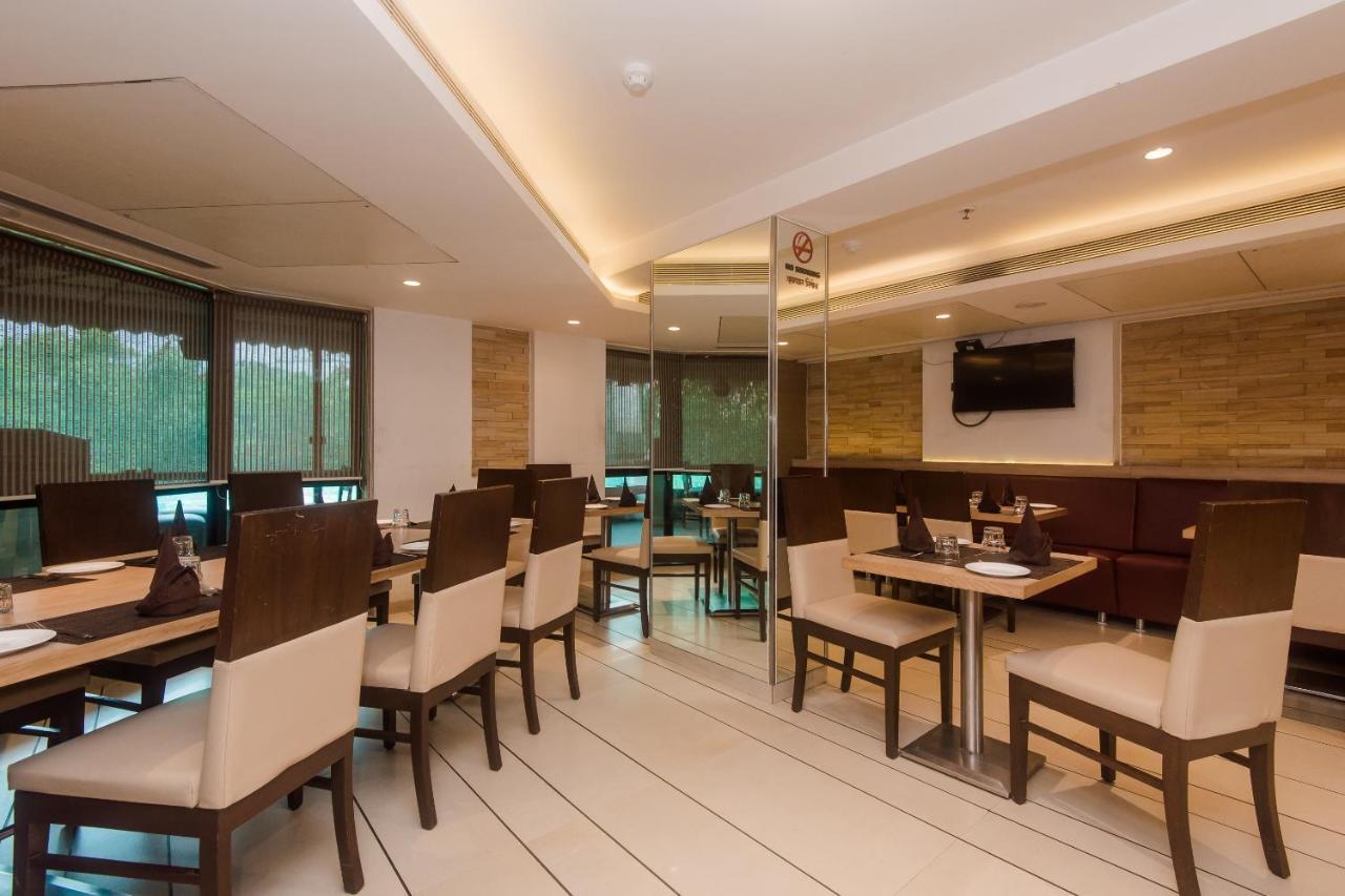 Hotel Grand Mookambika Navi Mumbai Exterior foto
